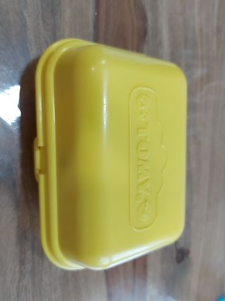 Huevos encajables TOMY