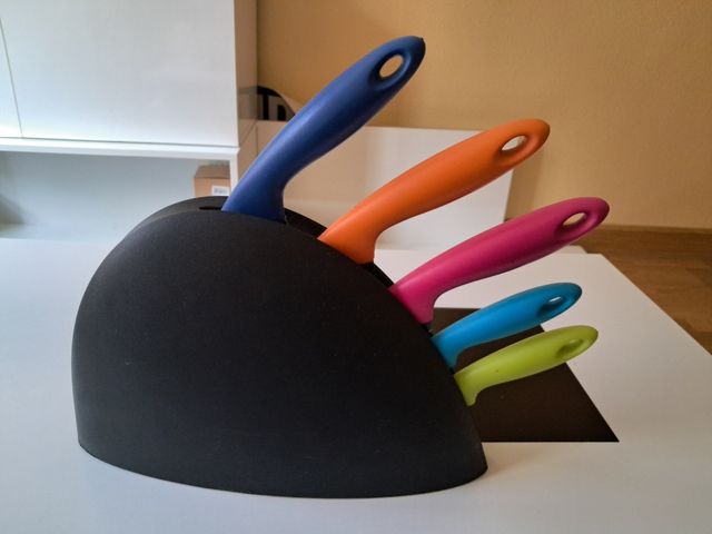 5 cuchillos con base para guardar