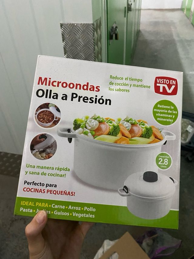 ENSALADERA Y OLLA A PRESIÓN
