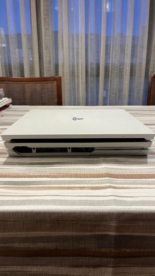 PS4 pro 4k edición limitada 1TB