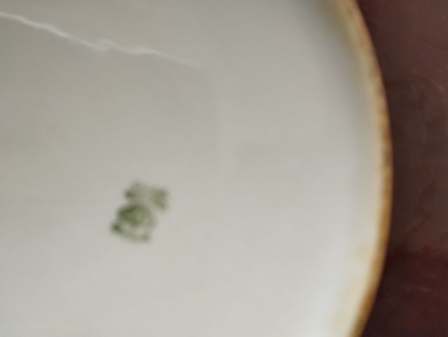 Sopera y plato de porcelana antiguos