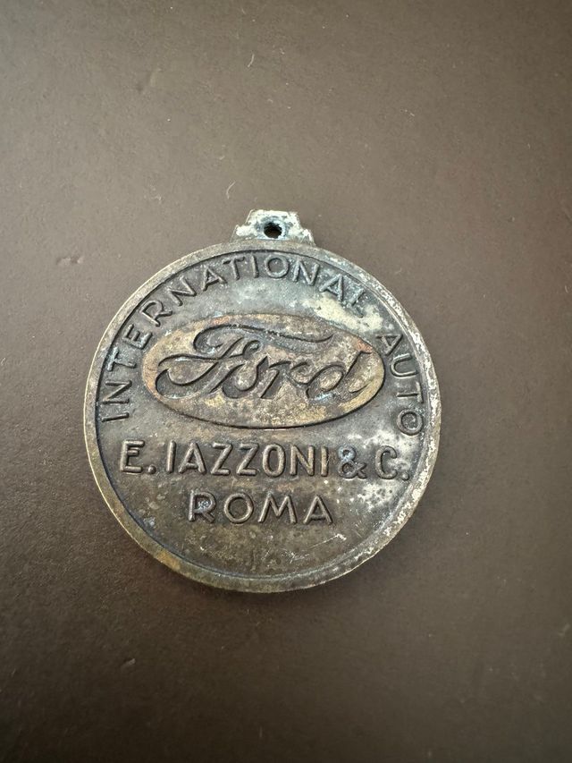 Vintage Parte della medaglia Ford T ROMA