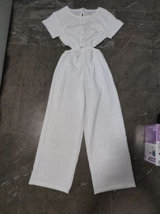 Mono blanco. Zara. Talla  11-12 años