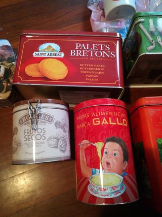 Cajas latas vintage y cenicero castro