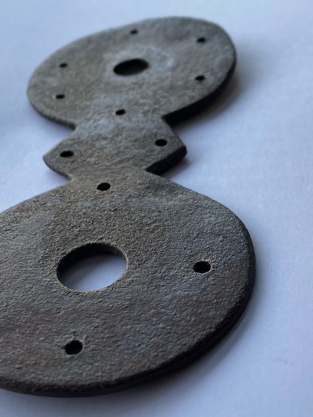 ANTIGUO EMBELLECEDOR DE PUERTA SIGLO XX aldaba