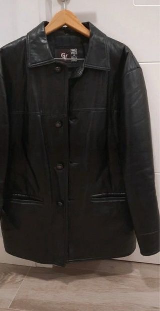 Trenka piel negra GV Moda italiana talla L