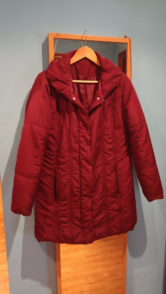 Chaquetón tres cuartos burdeos