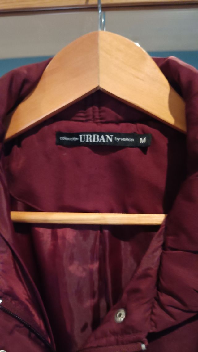 Chaquetón tres cuartos burdeos