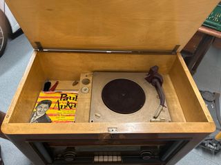 Mueble radio tocadiscos antiguo Philips 1954