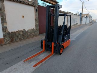 Carretilla elevadora eléctrica 