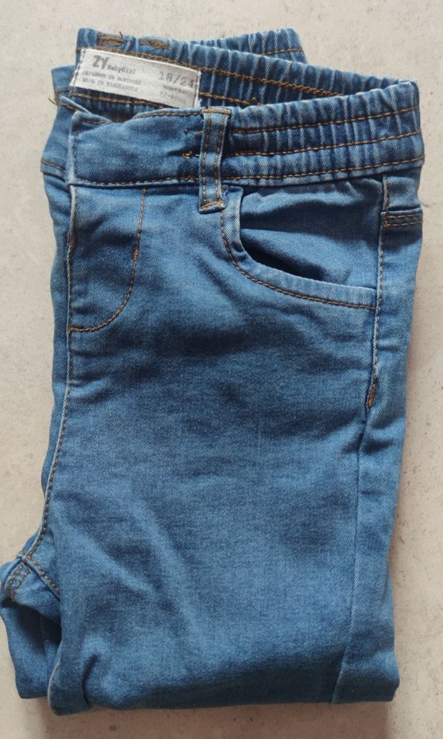 Pantalón vaquero niña