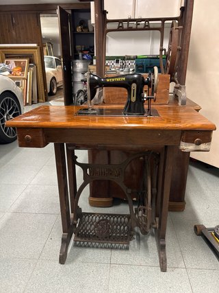 Maquina de coser antigua Werthein