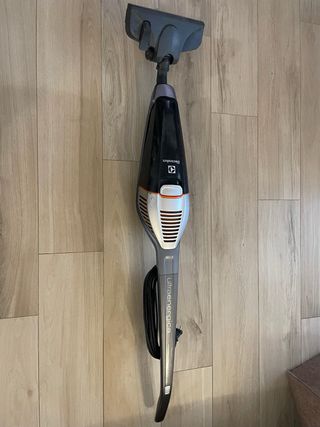 Aspirapolvere con filo Electrolux Ultraenergica