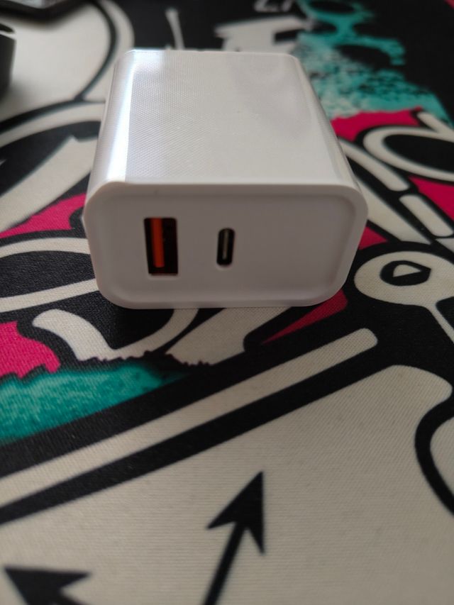Cargador 20W 2 entradas USB C y B