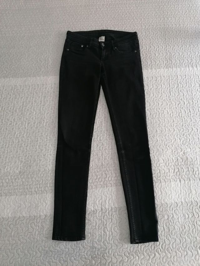 Vaquero H&M pitillo negro
