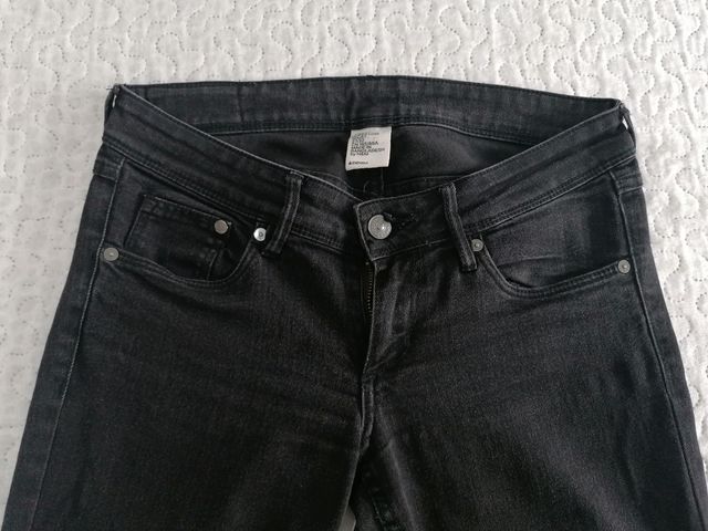 Vaquero H&M pitillo negro