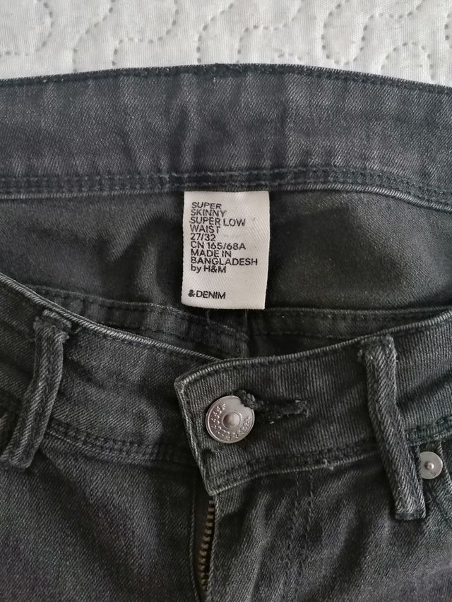 Vaquero H&M pitillo negro