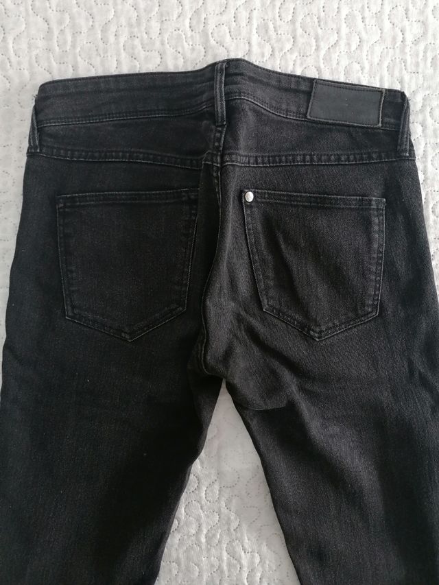 Vaquero H&M pitillo negro