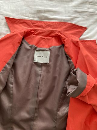 Gabardina Zara color Coral