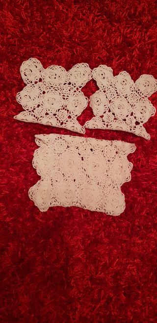 Tris di centri uncinetto fatti a mano