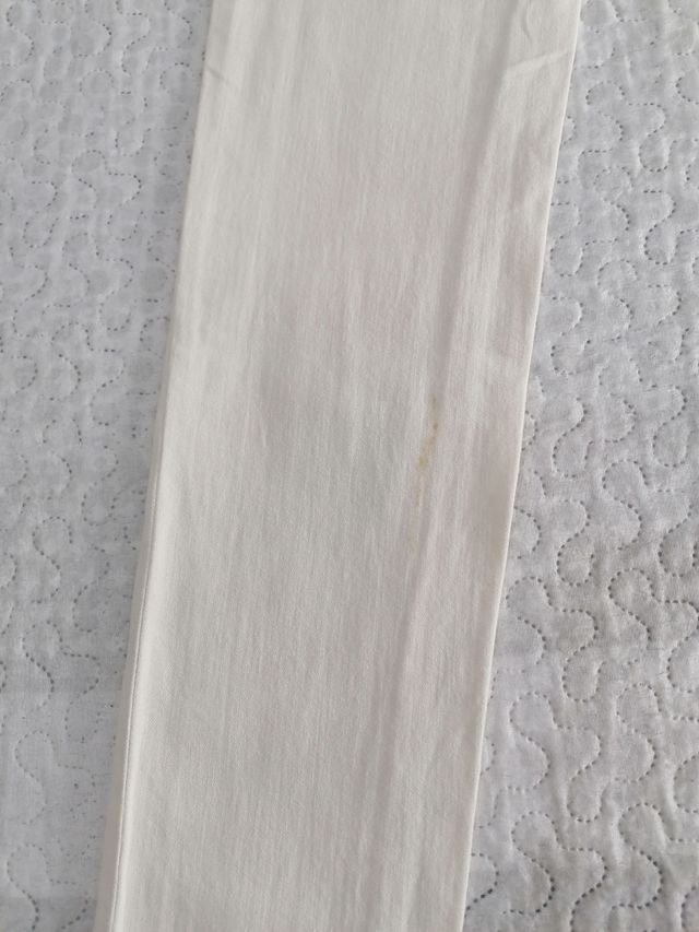 Vaquero Pull&Bear pitillo blanco