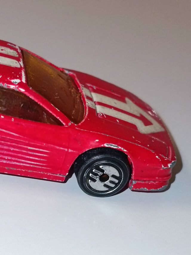 FERRARI TESTAROSSA 1/64 HOTWHEELS 1986