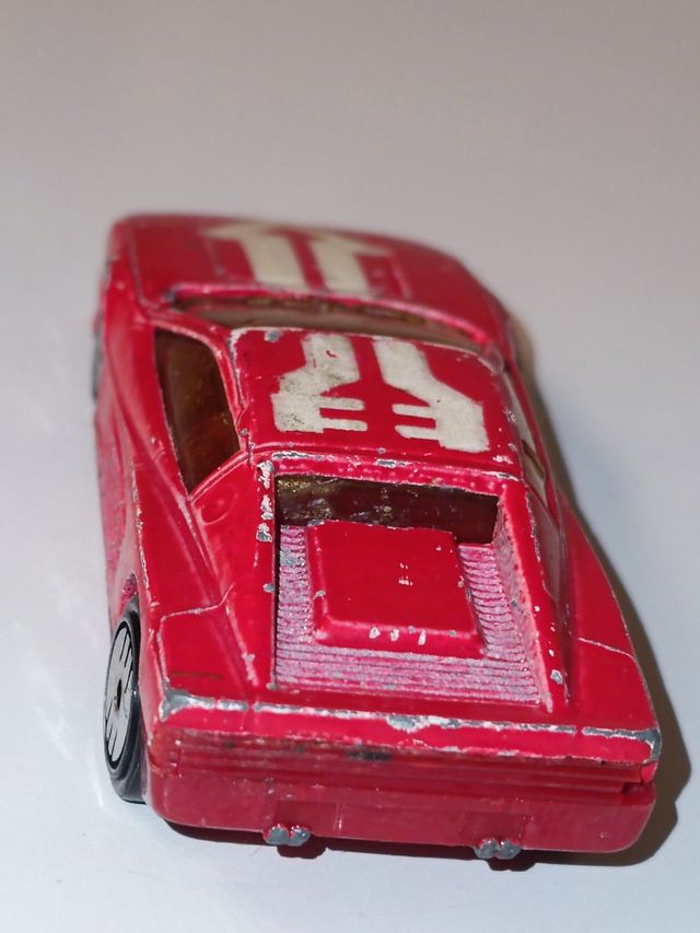 FERRARI TESTAROSSA 1/64 HOTWHEELS 1986
