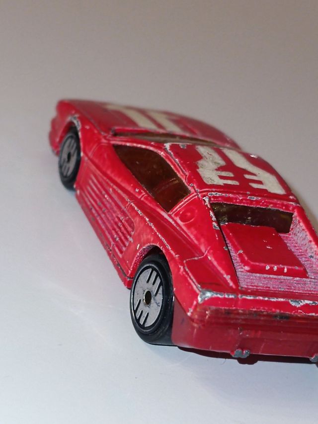 FERRARI TESTAROSSA 1/64 HOTWHEELS 1986