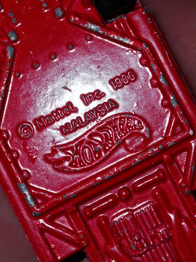 FERRARI TESTAROSSA 1/64 HOTWHEELS 1986