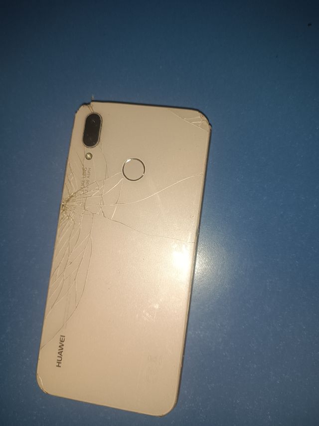 Huawei P20 Lite con la pantalla rota