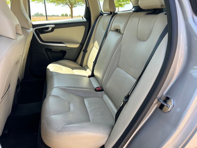 Volvo XC60 D4 SÚMMUM GARANTÍA PREMIUM 12 MESES