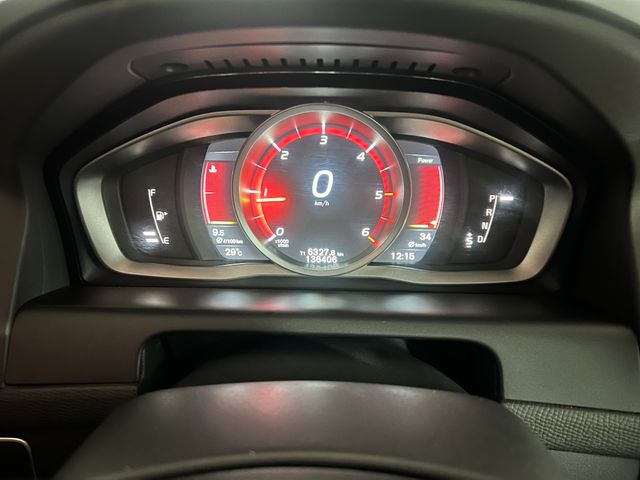 Volvo XC60 D4 SÚMMUM GARANTÍA PREMIUM 12 MESES