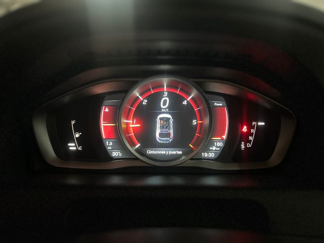 Volvo XC60 D4 SÚMMUM GARANTÍA PREMIUM 12 MESES