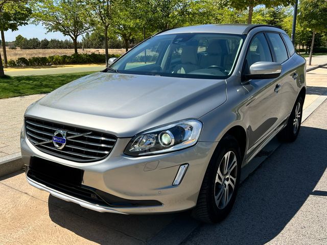 Volvo XC60 D4 SÚMMUM GARANTÍA PREMIUM 12 MESES