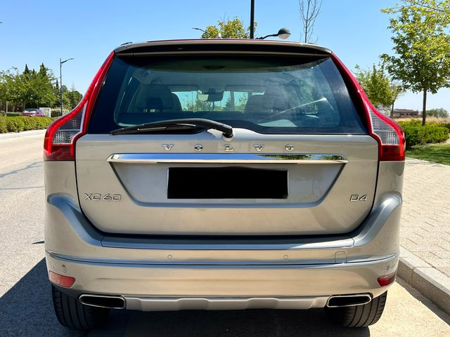Volvo XC60 D4 SÚMMUM GARANTÍA PREMIUM 12 MESES