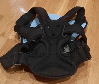 Mochila portabebés. Chicco