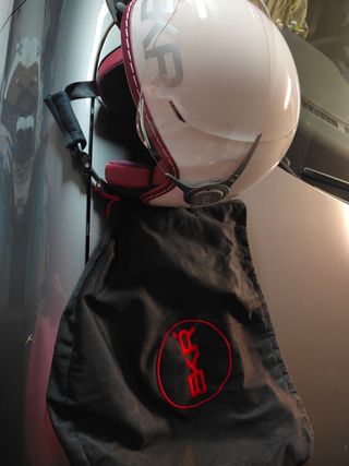 Casco BKR bordeaux e bianco