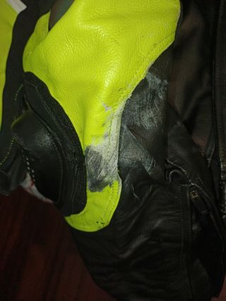 Mono de cuero dos piezas