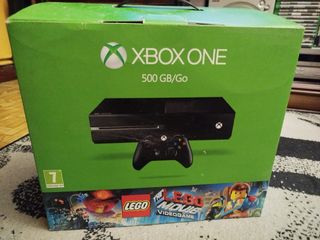 Xbox One 500g + mandos xbox + 2 videojuegos