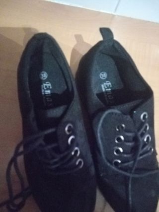 Zapatos negros