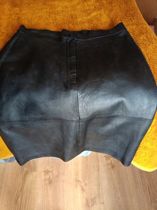 Falda de piel 