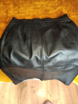 Falda de piel 