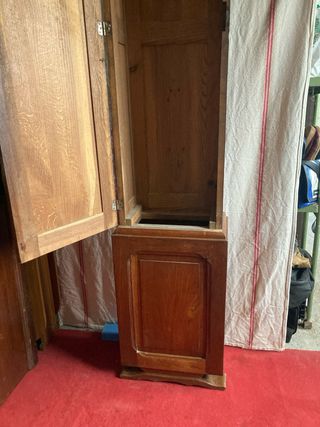 Armario de madera para reloj de pared