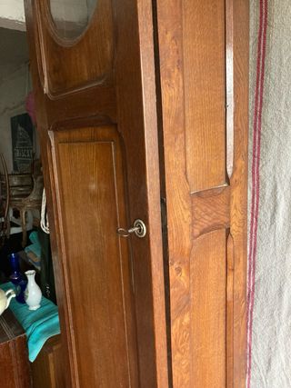Armario de madera para reloj de pared