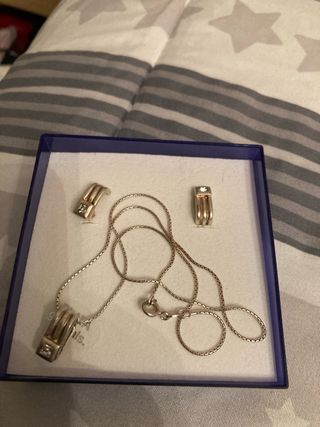 Pendientes y colgante