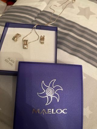 Pendientes y colgante