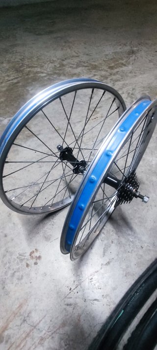 Llantas y neumáticos 20"