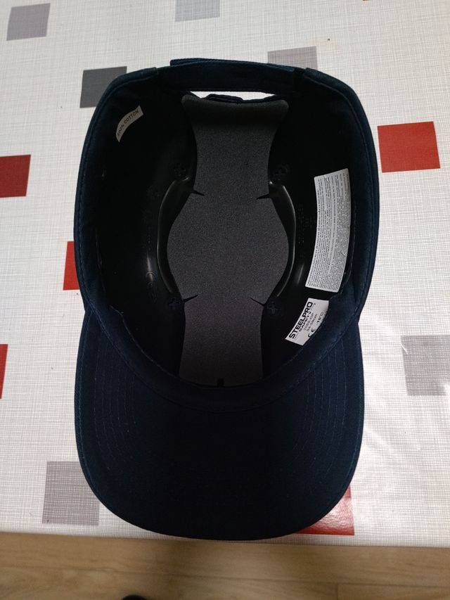 Ropa de trabajo varia. Gorra antigolpes Steelpro S