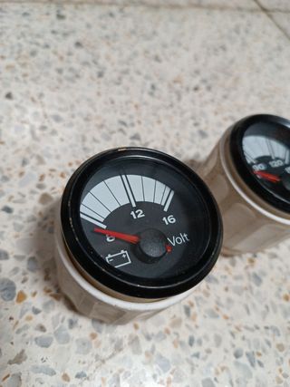 Reloj voltaje y temperatura 