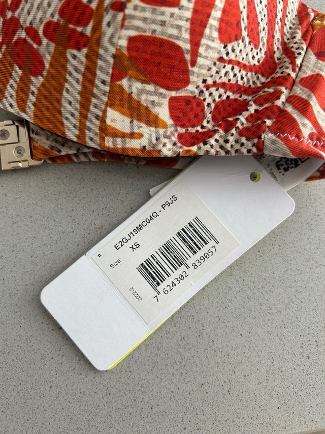 Top de baño GUESS NUEVO